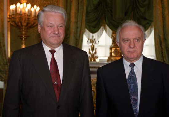 Meeting between Russian President Boris Yeltsin and Chairperson of Georgian Parliament Eduard Shevardnadze