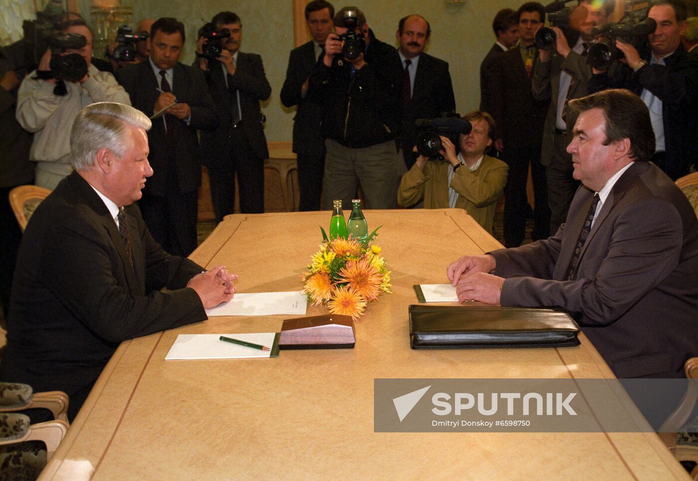 Moldovan President Mircea Snegur's visit to Russia