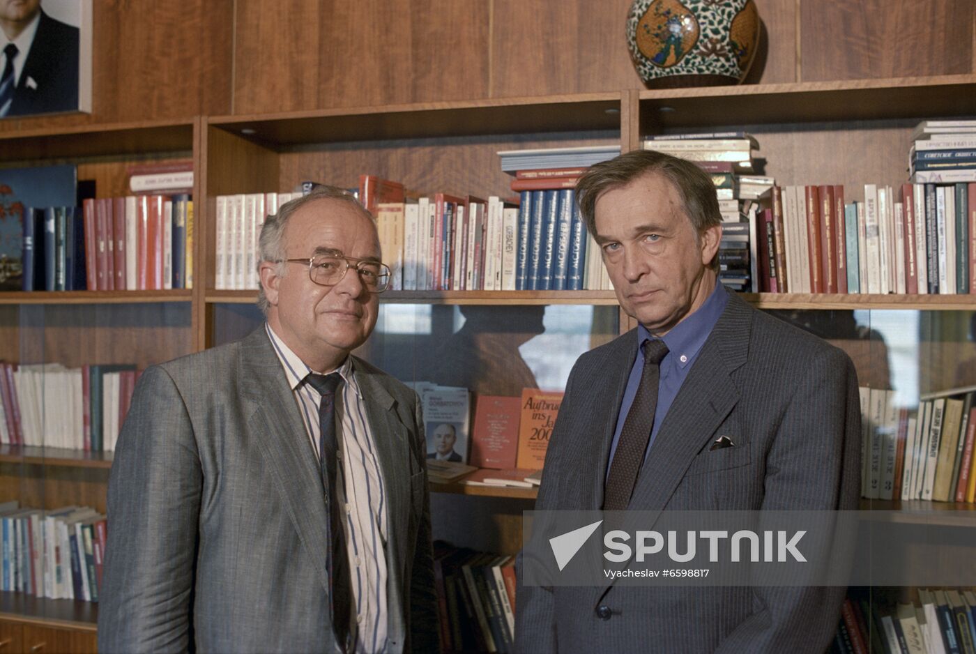APN Board Chairman Valentin Falin