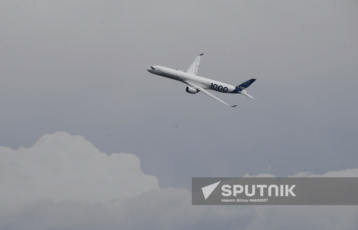 Russia MAKS Airshow Flight Program