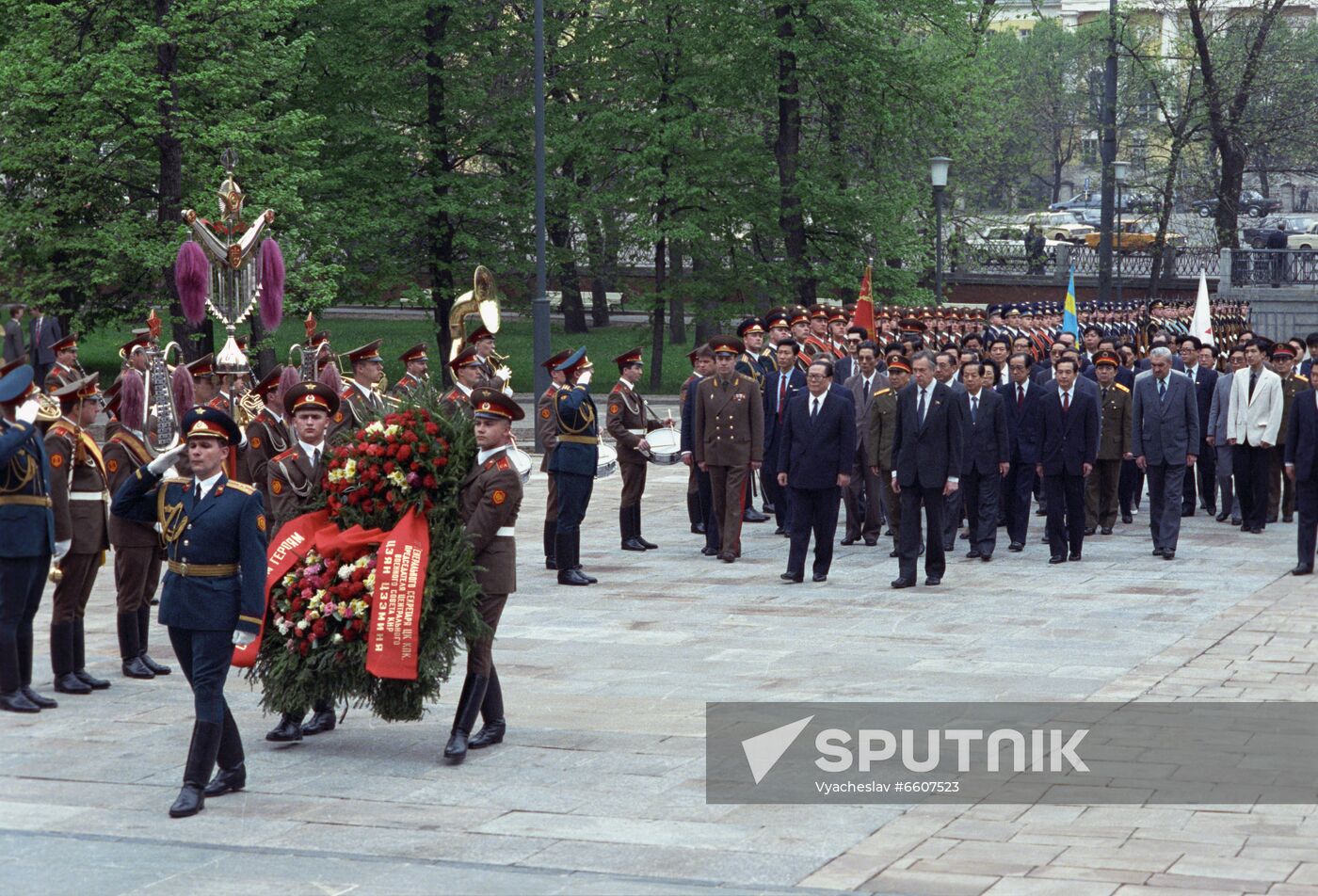 Jiang Zemin visits USSR