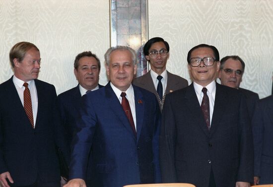 Jiang Zemin visits Soviet Union