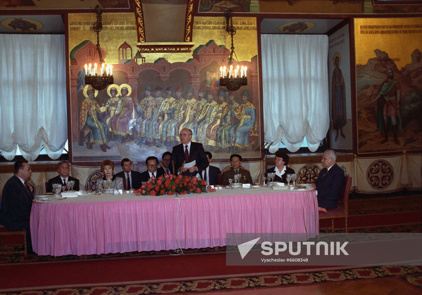 Jiang Zemin visits Soviet Union