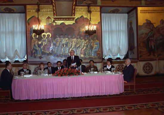 Jiang Zemin visits Soviet Union