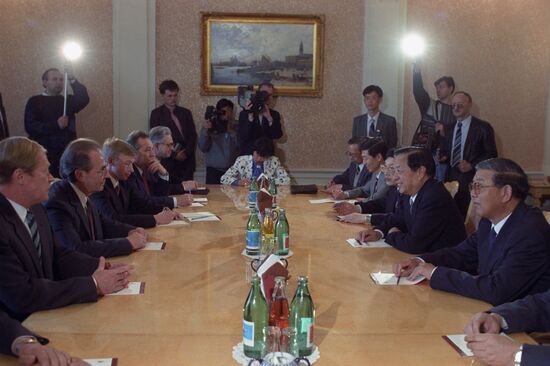 Jiang Zemin visits Soviet Union