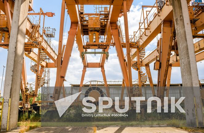 A view shows a port of Mukran, where pipes for the Nord Stream 2 Baltic Sea gas pipeline are stored, on the Rugen island, in Mecklenburg-West Pomerania, Germany. Location: Germany. Author: Dmitrij Leltschuk/Sputnik. Germany Nord Stream Gas Pipeline