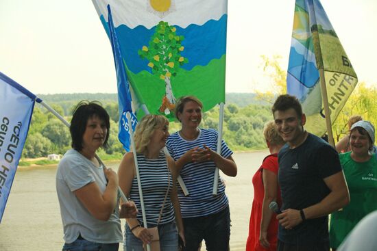 Winners of rowboat competition on Tarusa City Day
