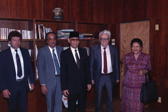 Publisher and editor-in-chief of Indonesian newspaper Merdeka visits Moscow
