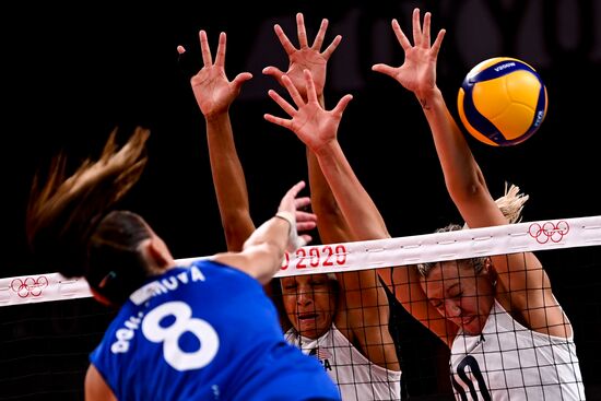 Japan Olympics 2020 Volleyball Women US - ROC
