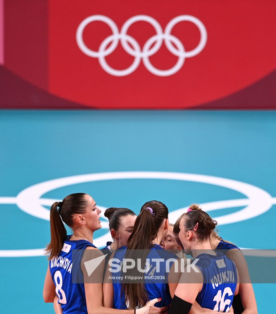 Japan Olympics 2020 Volleyball Women US - ROC