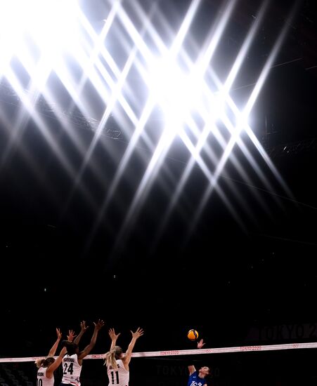 Japan Olympics 2020 Volleyball Women US - ROC