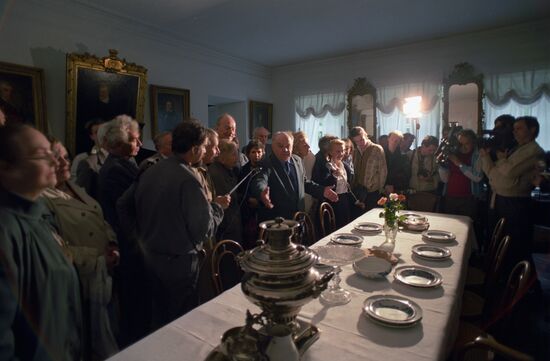 Leo Tolstoy's descendants in Tula Region
