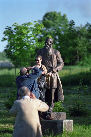 Leo Tolstoy's descendants visit Tula region