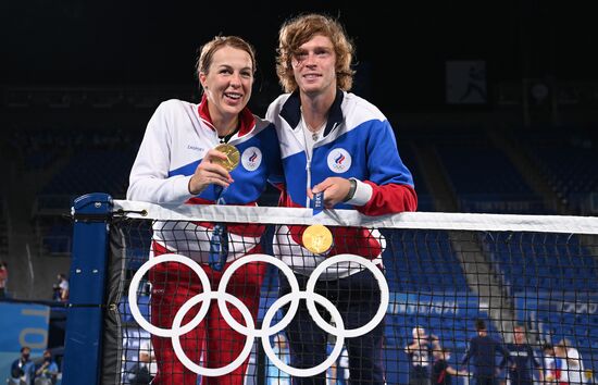 Japan Olympics 2020 Tennis Mixed Doubles Pavlyuchenkova/Rublev - Vesnina/Karatsev