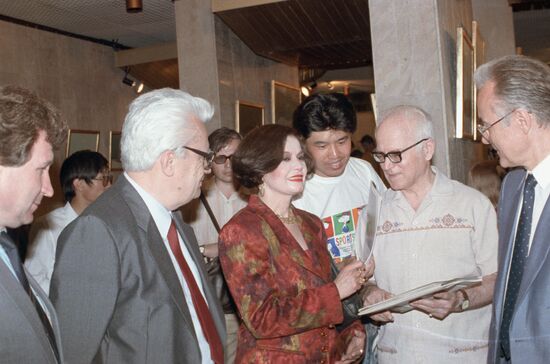 Opening of Mexican painter Martha Chapa's exhibition