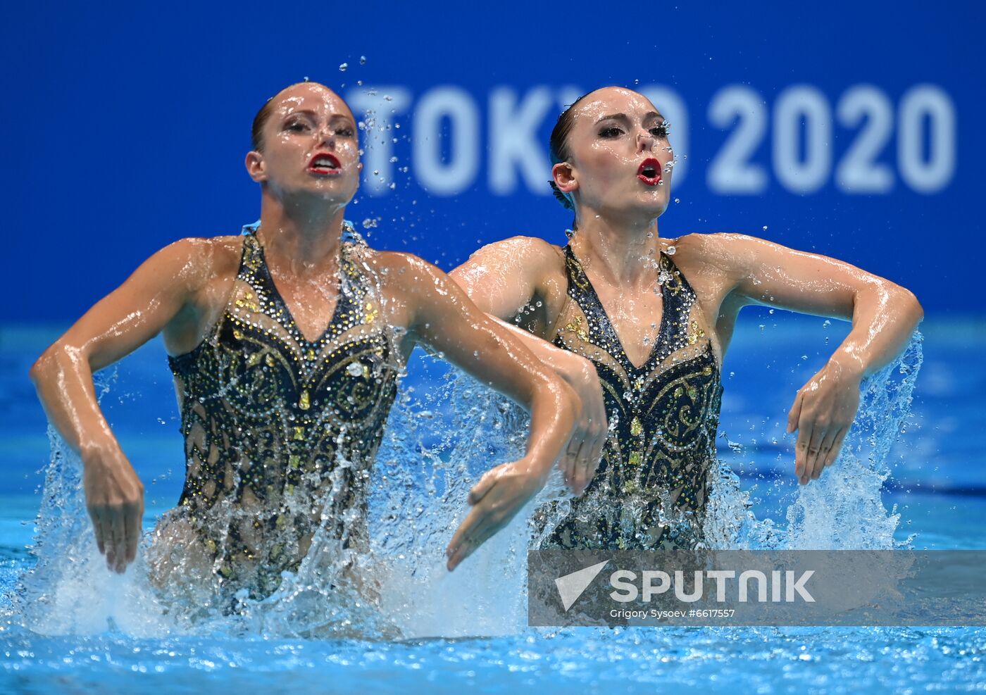 Japan Olympics 2020 Artistic Swimming Duet Free Routine