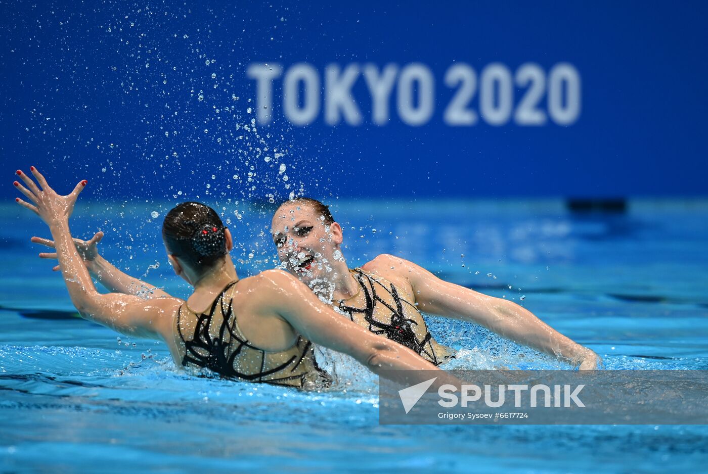 Japan Olympics 2020 Artistic Swimming Duet Free Routine