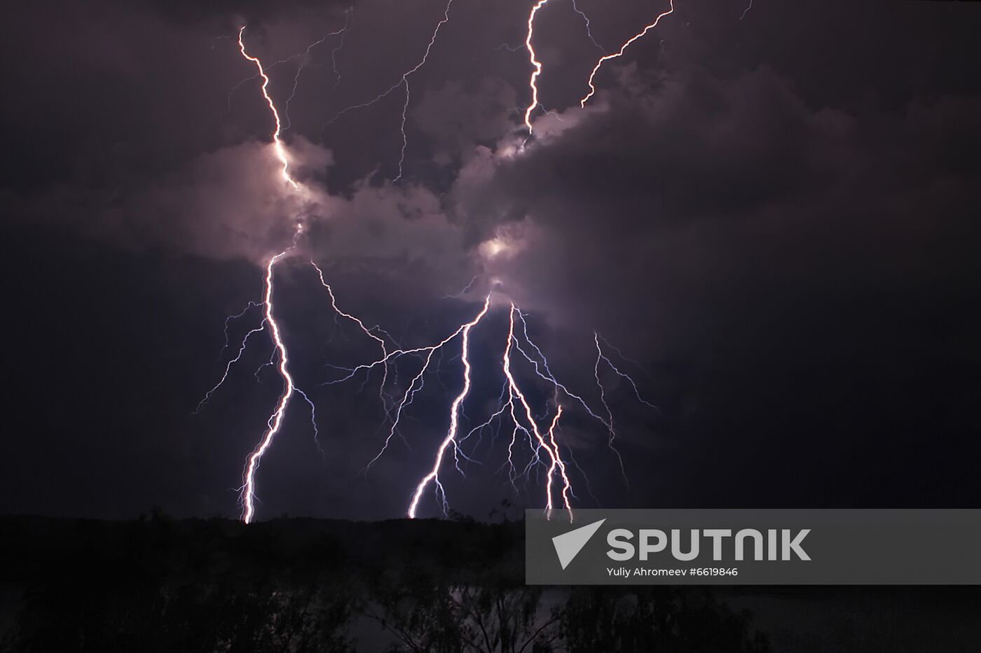 Thunderstorm in Plyos