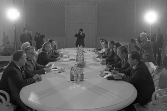 Visit by delegation from China's Heilongjiang Province to USSR