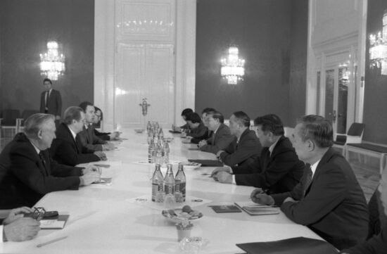 Visit by delegation from China's Heilongjiang Province to USSR