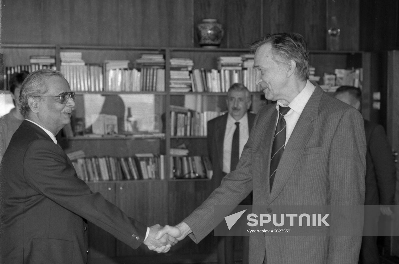 APN Board Chairman Valentin Falin