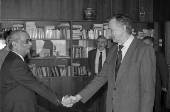 APN Board Chairman Valentin Falin