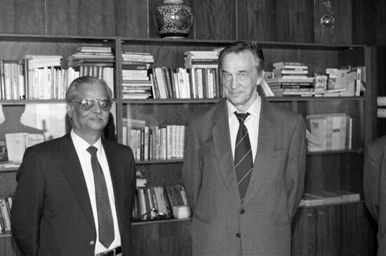 APN Board Chairman Valentin Falin