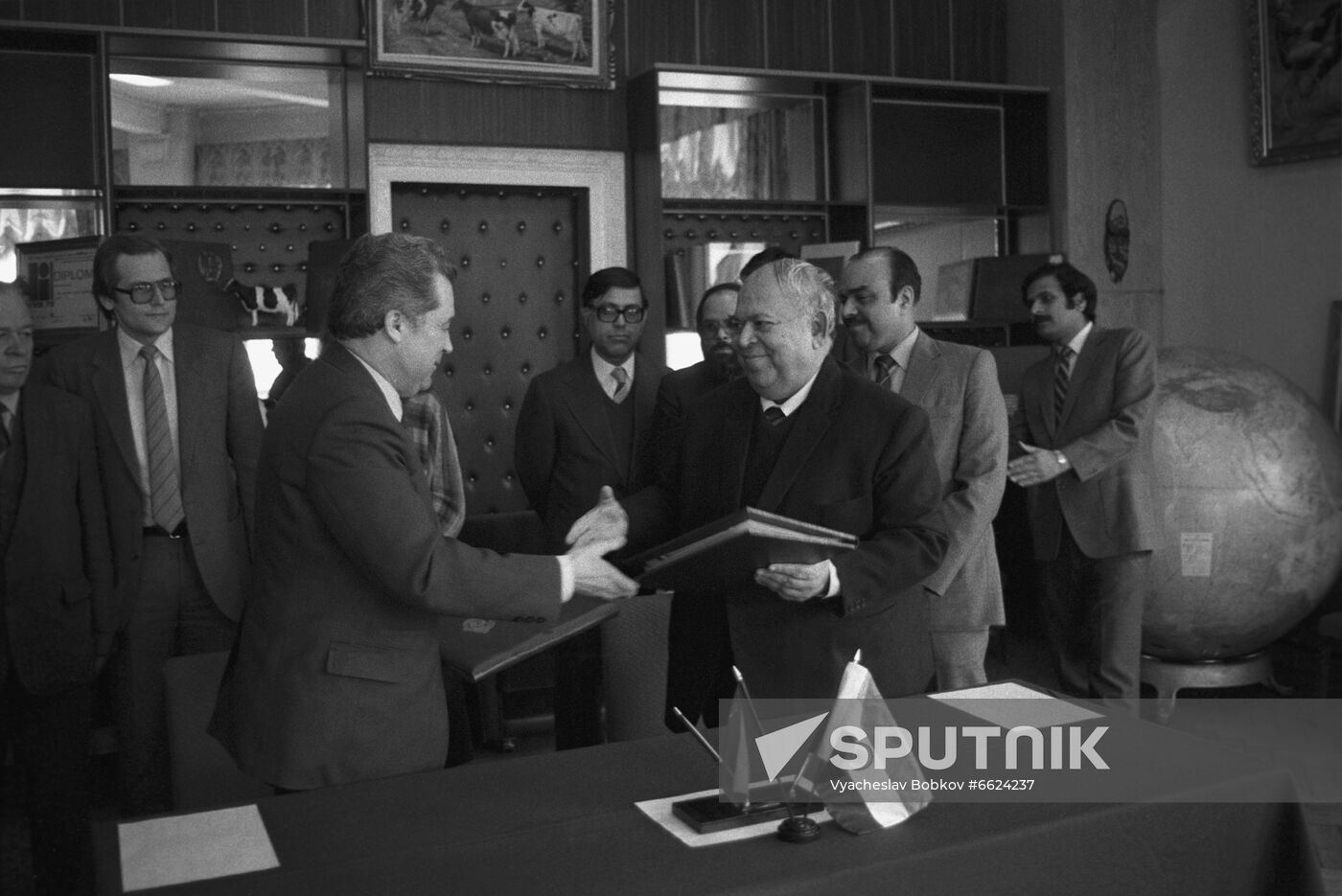 Ceremony to sign protocol on Soviet-Indian scientific and technical cooperation in agriculture