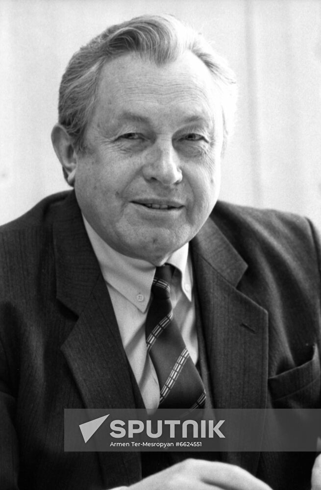 Deputy Director of Labor Research Institute of USSR State Labor Committee M.Lantsev
