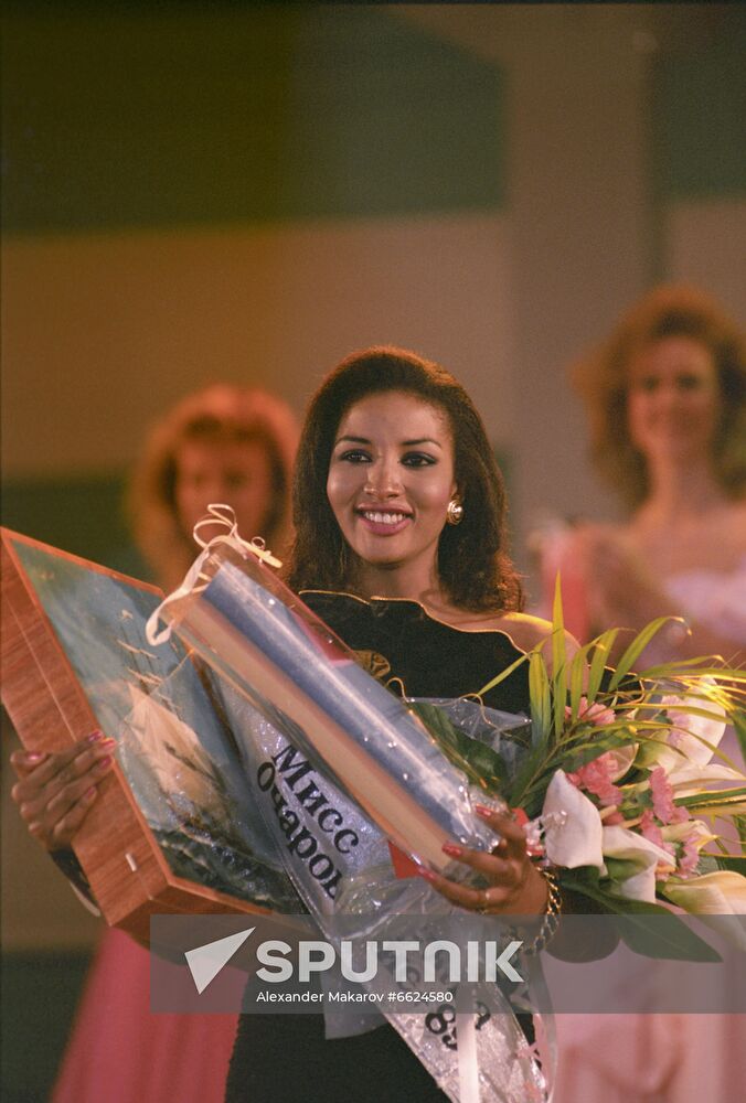 1st Miss Charming 1989 International Beauty Pageant