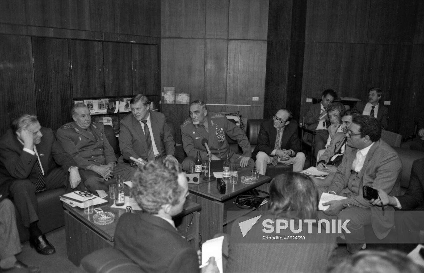 Briefing on 15th anniversary of 1973 Arab-Israeli War