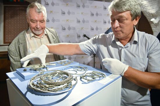 Presentation of artifacts 2021 Archeological Pearls