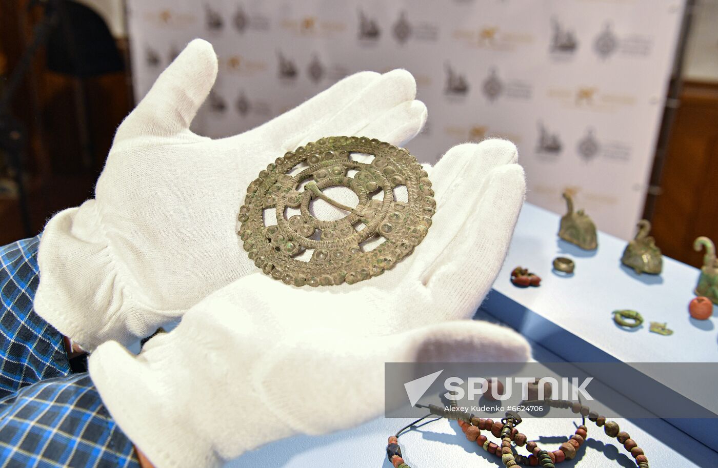 Presentation of artifacts 2021 Archeological Pearls