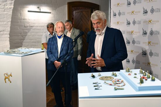 Presentation of artifacts 2021 Archeological Pearls
