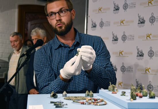 Presentation of artifacts 2021 Archeological Pearls