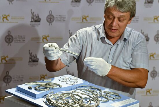 Presentation of artifacts 2021 Archeological Pearls