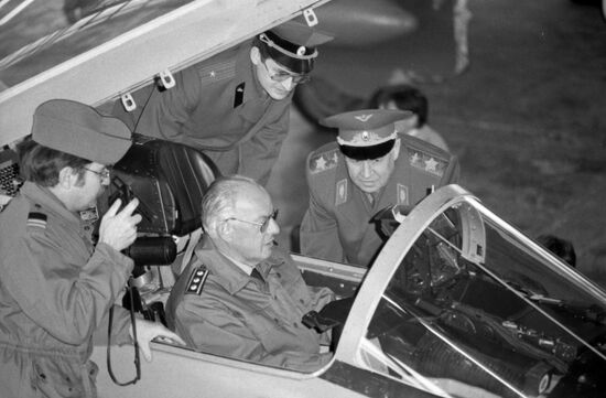 Chief of Swiss Federal Military Department Kaspar Villiger visits USSR