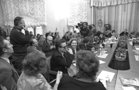 News conference by USSR Minister of Culture Nikolai Gubenko