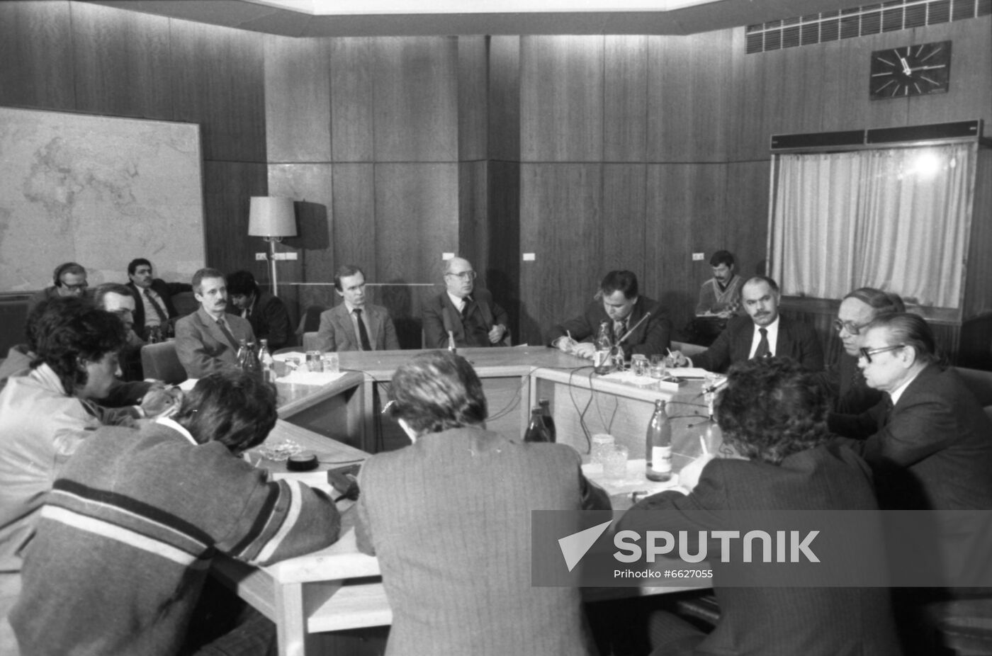 Intifada and the World roundtable discussion at Novosti Press Agency