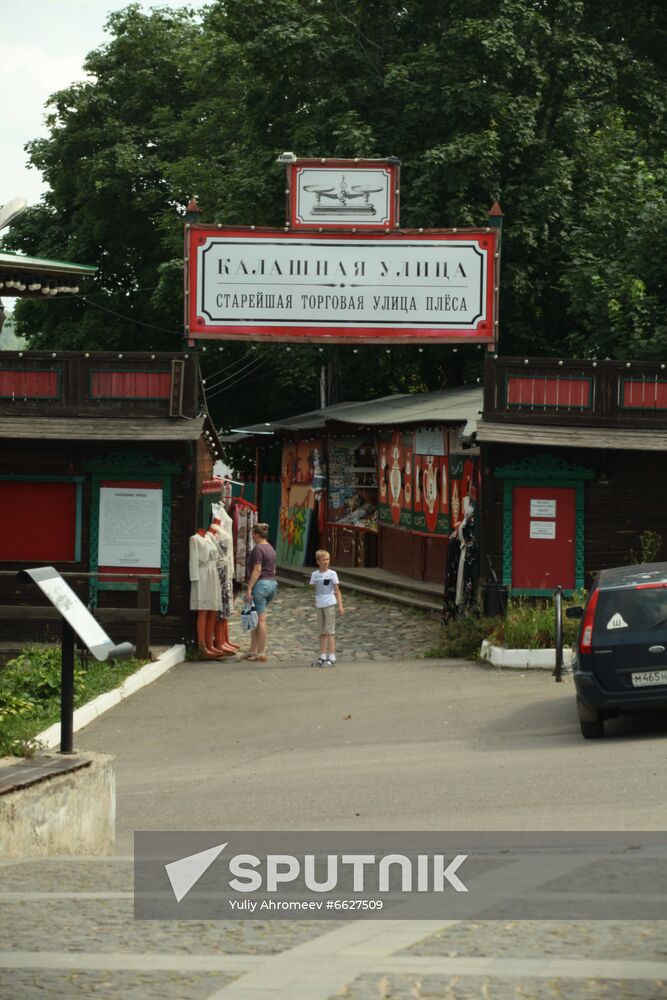 Oldest shopping street in Plyos