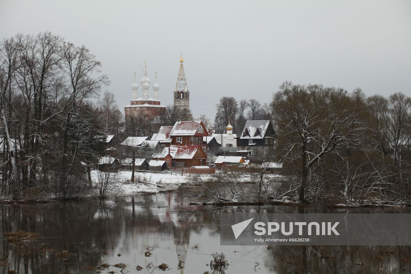 Church of the Protection of the Theotokos and Church of All Saints in Dunilovo