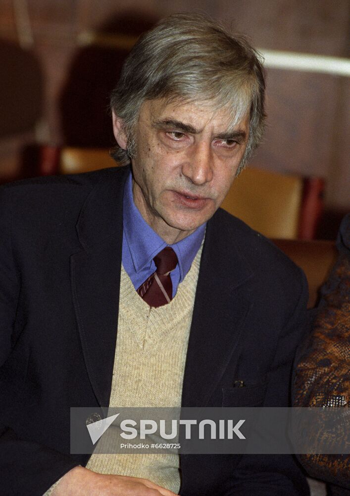Chief editors of la Repubblica, Le Monde and El Pais visit Soviet Union