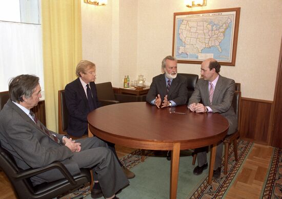 Chief editors of la Repubblica, Le Monde and El Pais visit Soviet Union