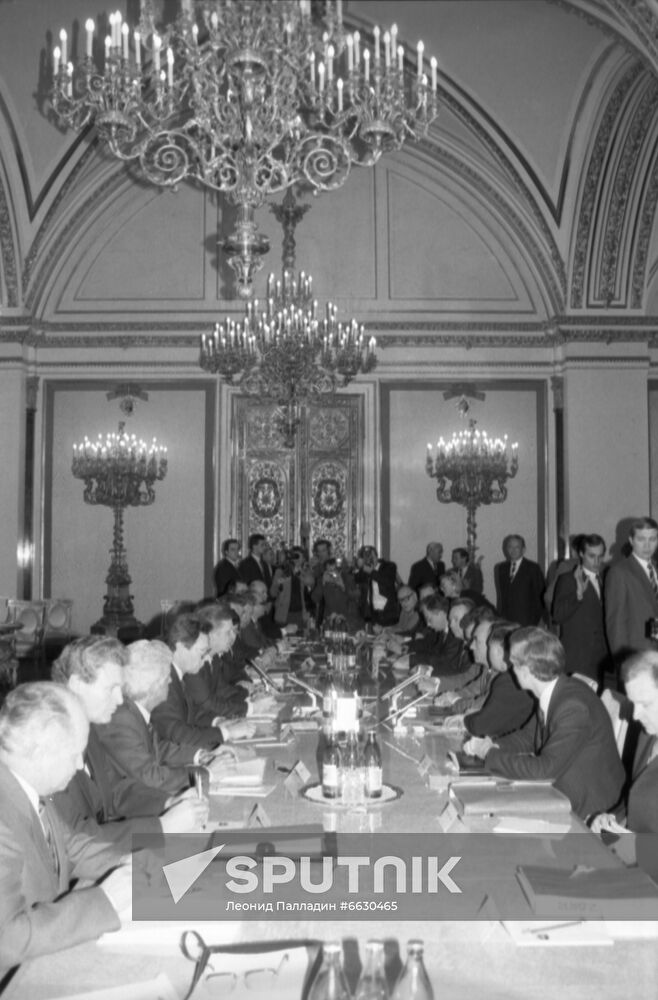 Prime Minister of Polish People's Republic Tadeusz Mazowiecki visits Moscow