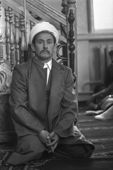 Man living in Kazan in new mosque, Nur El Islam
