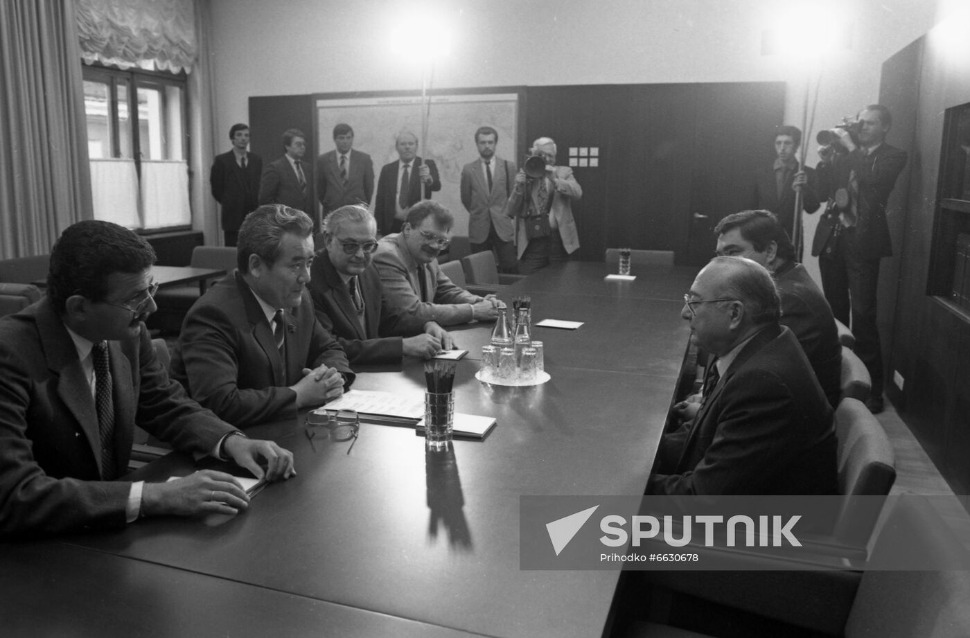 Venezuelan senator R. Carpio Castillo visits Soviet Union