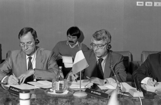 XXV session of joint Soviet-French Commission on Economic and Scientific Cooperation