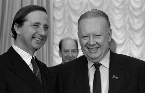 Chairman of Argentina's Committee on Defense Antonio Berhongaray visits USSR
