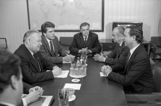 Chairman of Argentina's Committee on Defense Antonio Berhongaray visits USSR
