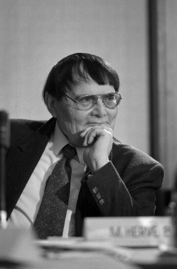 Roundtable discussion at Novosti Press Agency